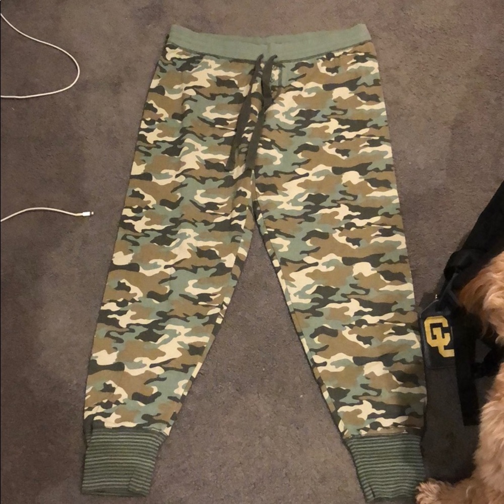PJ SALVAGE SIZE LARGE CAMO PJ PANTS